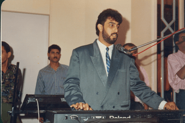 Hossam Hosny Kol El Banat Bathebak Ma3azef حسام حسني تسعينات عربي كل البنات بتحبك معازف