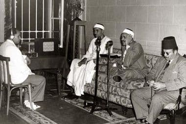 800px-ModernEgypt,_Farouk_I_during_Ramadan,_DHP13655-30-14_01