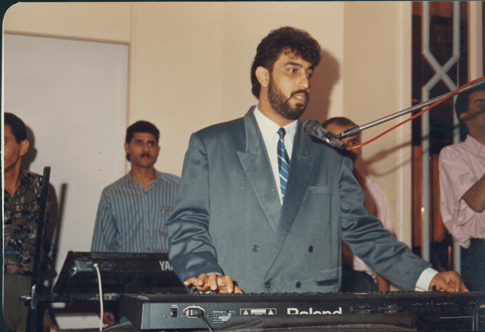 Hossam Hosny Kol El Banat Bathebak Ma3azef حسام حسني تسعينات عربي كل البنات بتحبك معازف