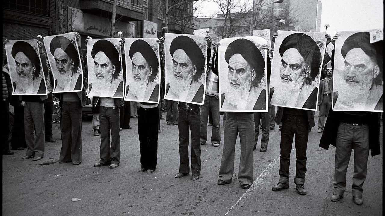 الخميني الغناء الموسيقى الإيرانية معازف Ruhollah Khomeini Persian Music Ma3azef